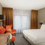 ドゥ リンデブーム ホテル