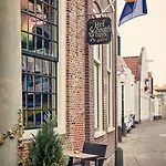 ドゥ リンデブーム 3* デン・ブルグ