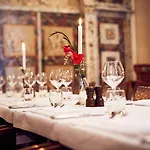 ドゥ リンデブーム デン・ブルグ