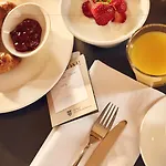 ドゥ リンデブーム デン・ブルグ