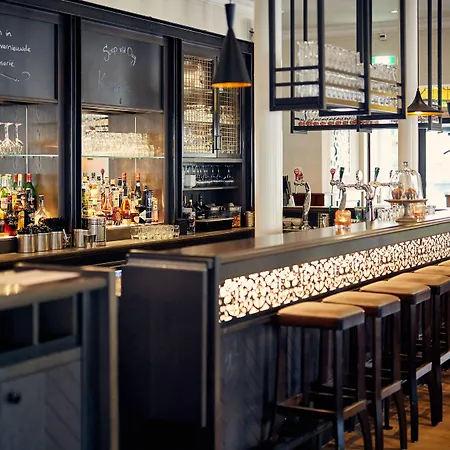 De Lindeboom Hotel 3*