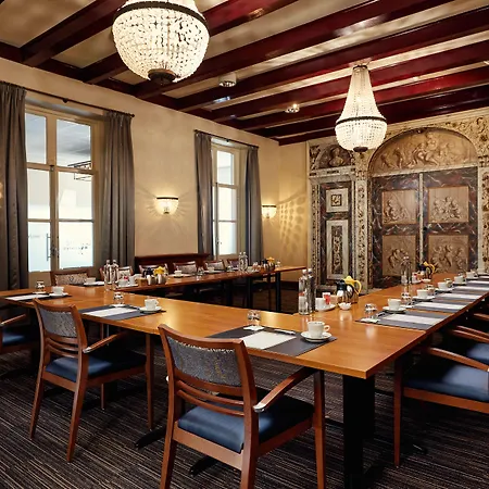 Hotel De Lindeboom Den Burg