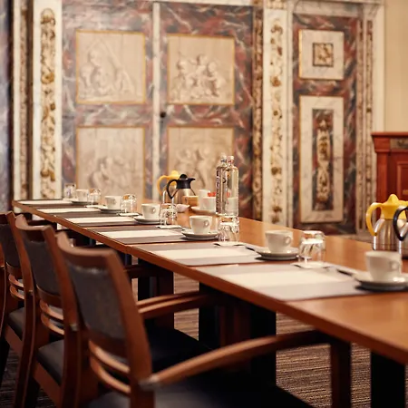 De Lindeboom Hotel 3*