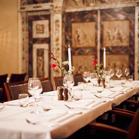 فندق De Lindeboom دِن بورِخْ