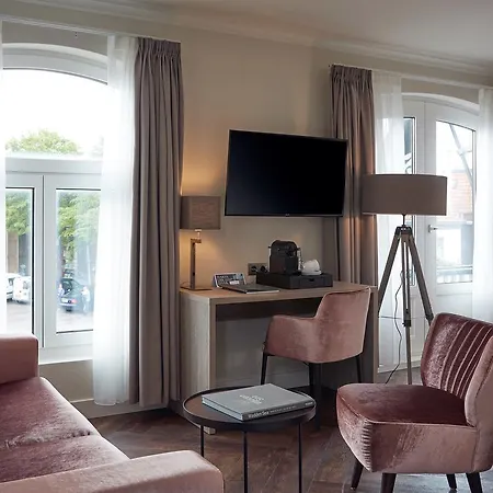 De Lindeboom دِن بورِخْ