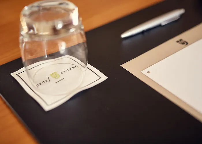 De Lindeboom Hotel Den Burg